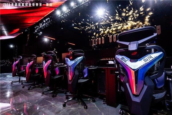 -2026年英雄联盟职业联赛 为玩家带来超凡体验CQ9电子登录注册无畏竞巅峰！傲风携手2025(图4)